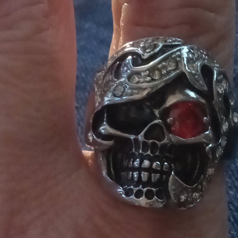 Stainless steel skull ring